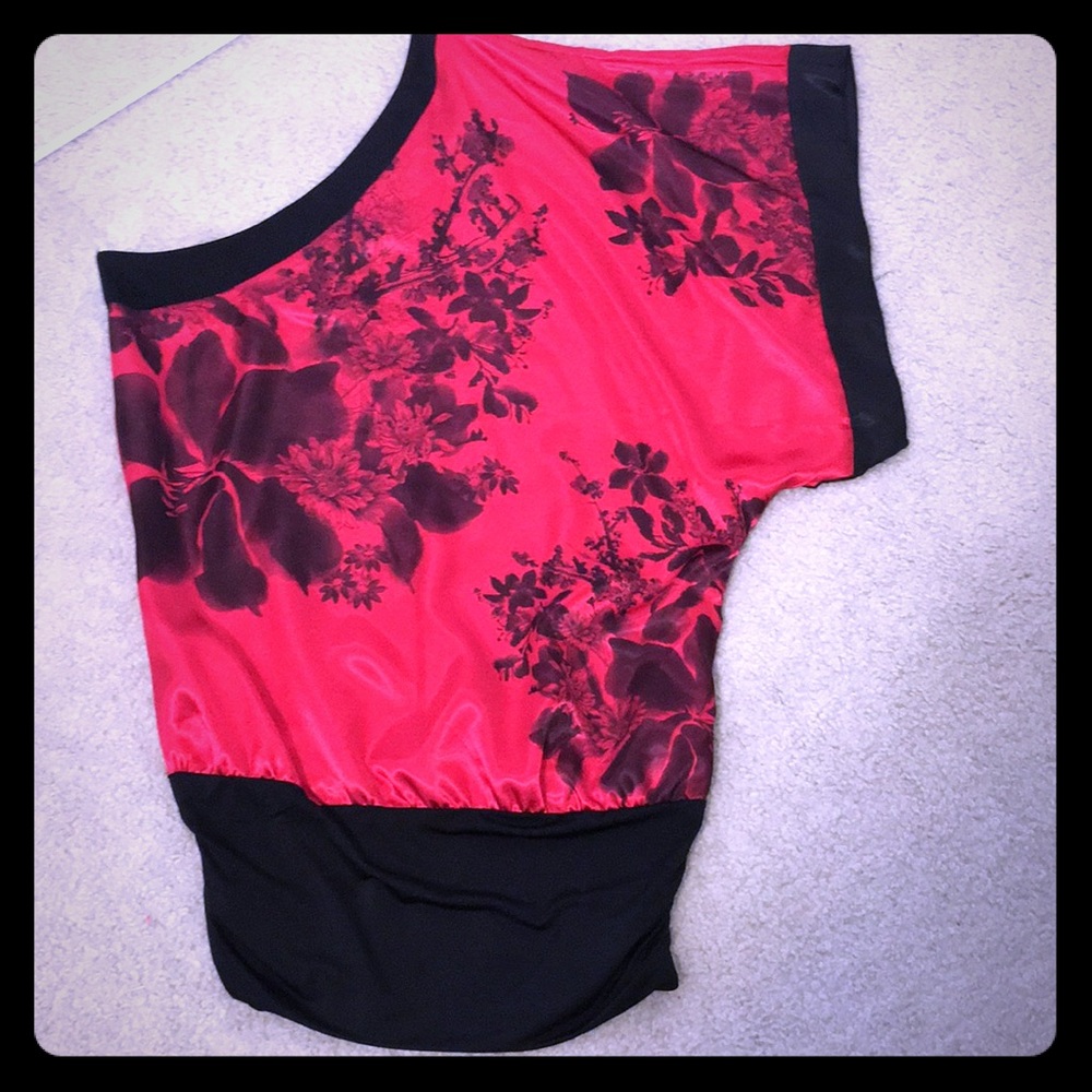 Women’s Top. - Picture 1 of 1
